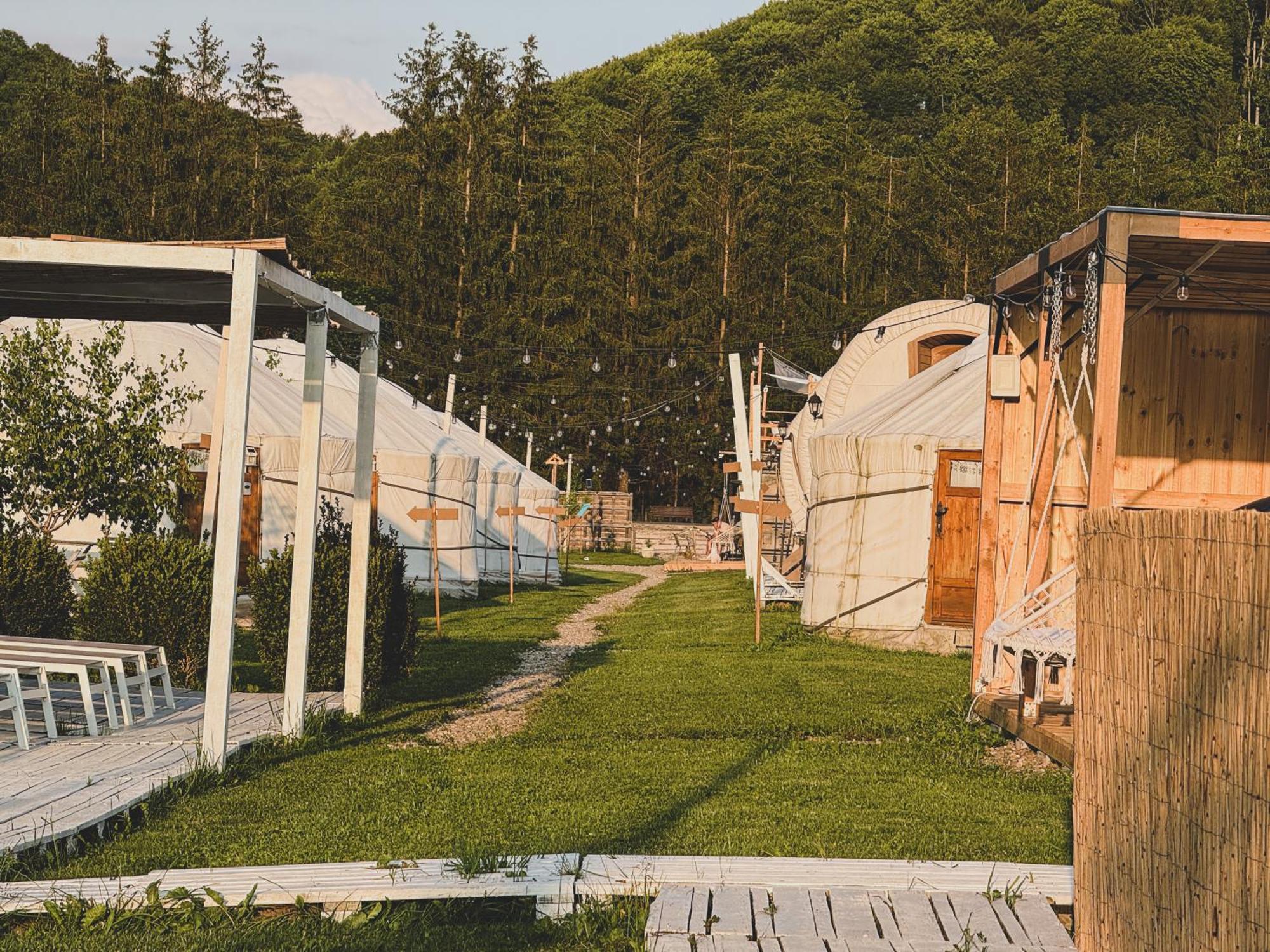 Luxury tent Glamping Spiritul Zimbrului Vama Buzaului