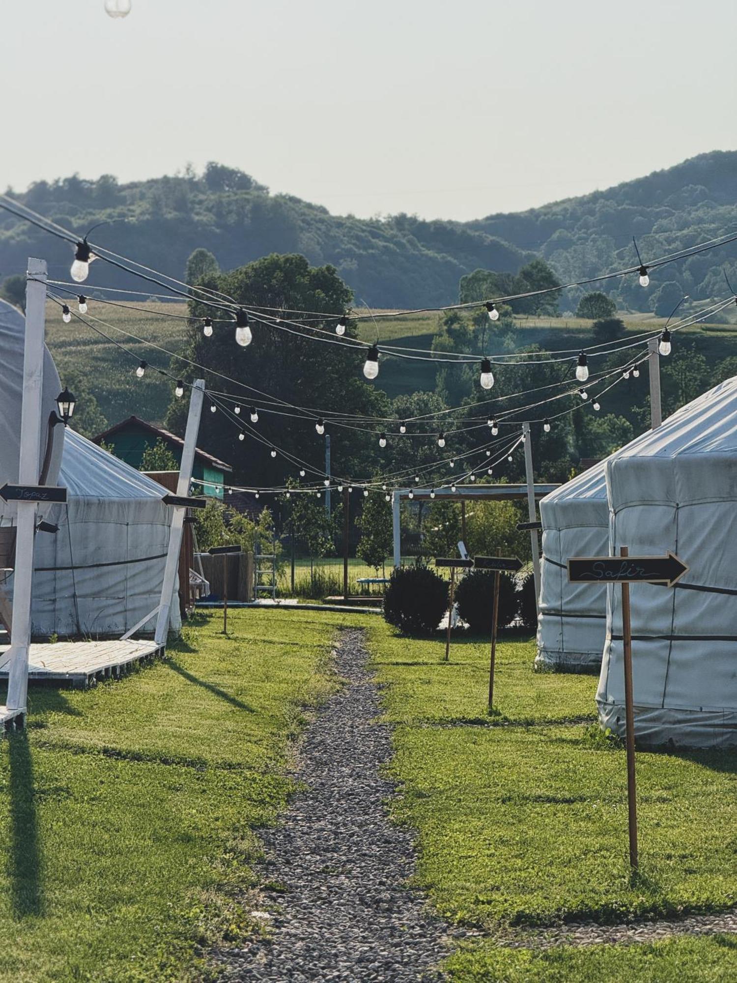 Glamping Spiritul Zimbrului Luxury tent 3*