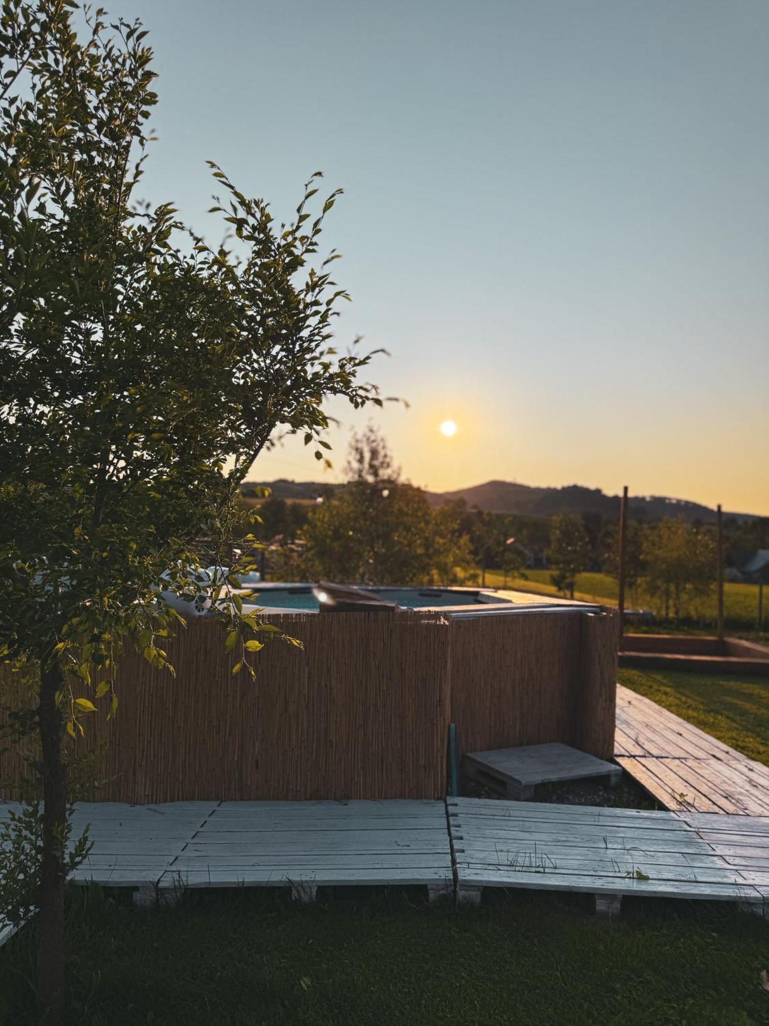Glamping Spiritul Zimbrului Luxury tent Vama Buzaului