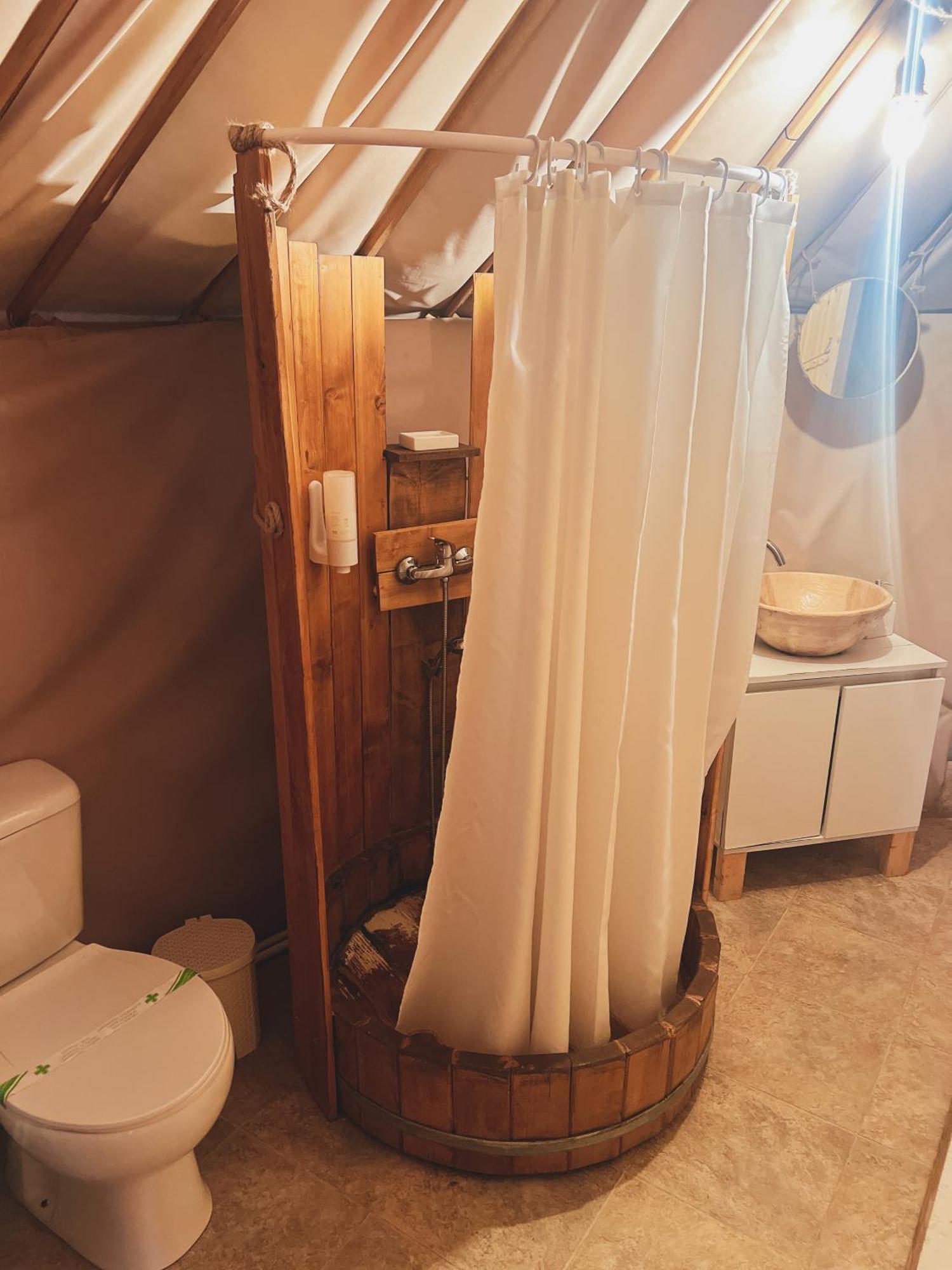 Glamping Spiritul Zimbrului Luxury tent 3*