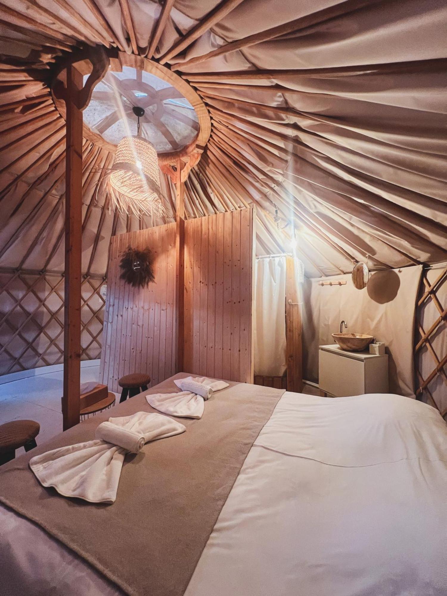 Glamping Spiritul Zimbrului Luxury tent Vama Buzaului